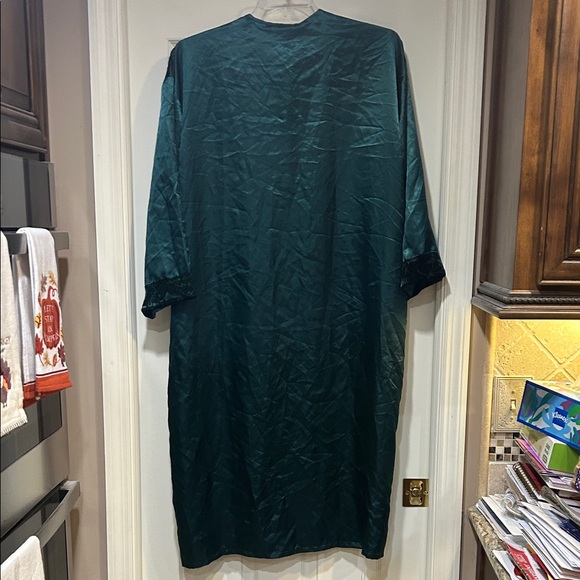 Vintage 90’s Jaclyn Smith Deep Green Satin Intimate Wrap Robe - Picture 7 of 9